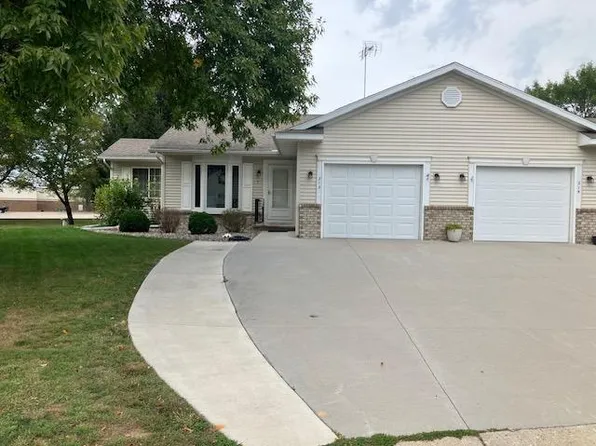 213 11th Avenue Ct NE, Waseca, MN 56093