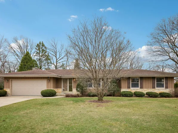 17535 Royalcrest DRIVE, Brookfield, WI 53045