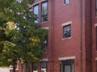 426 N Canal St, Chicago, IL 60654