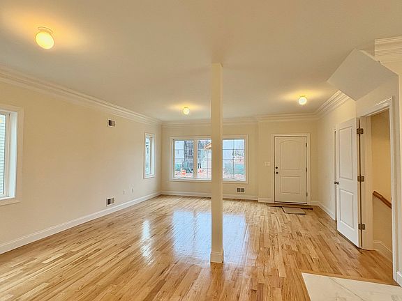4th image of 739 McGuire Ave #1