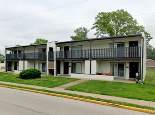 704 S Lincoln Ave APT 11, O Fallon, IL 62269