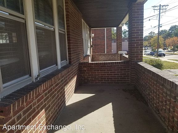 3rd image of 2132 Yale Ave