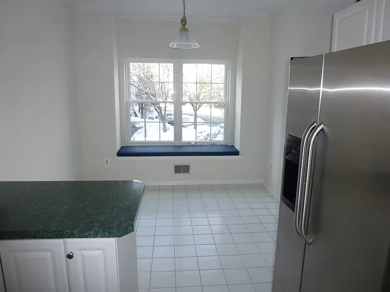 1901 Tanglewood Pl — Photo 8