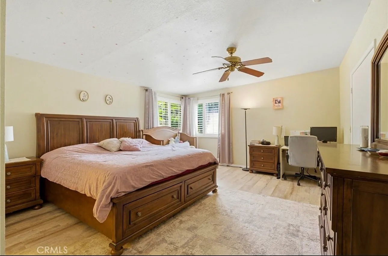 4 bed, 2537 sqft, $4,990 — Photo 3