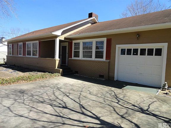2nd image of 208 Lower Creek Dr