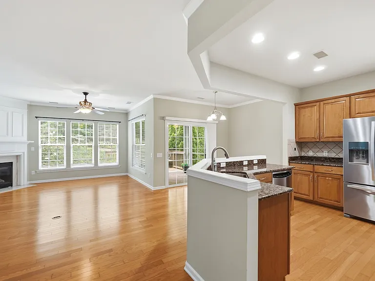 2147 Ashley River Rd — Photo 9