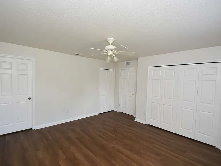 30 Eton Ln #B — Photo 23