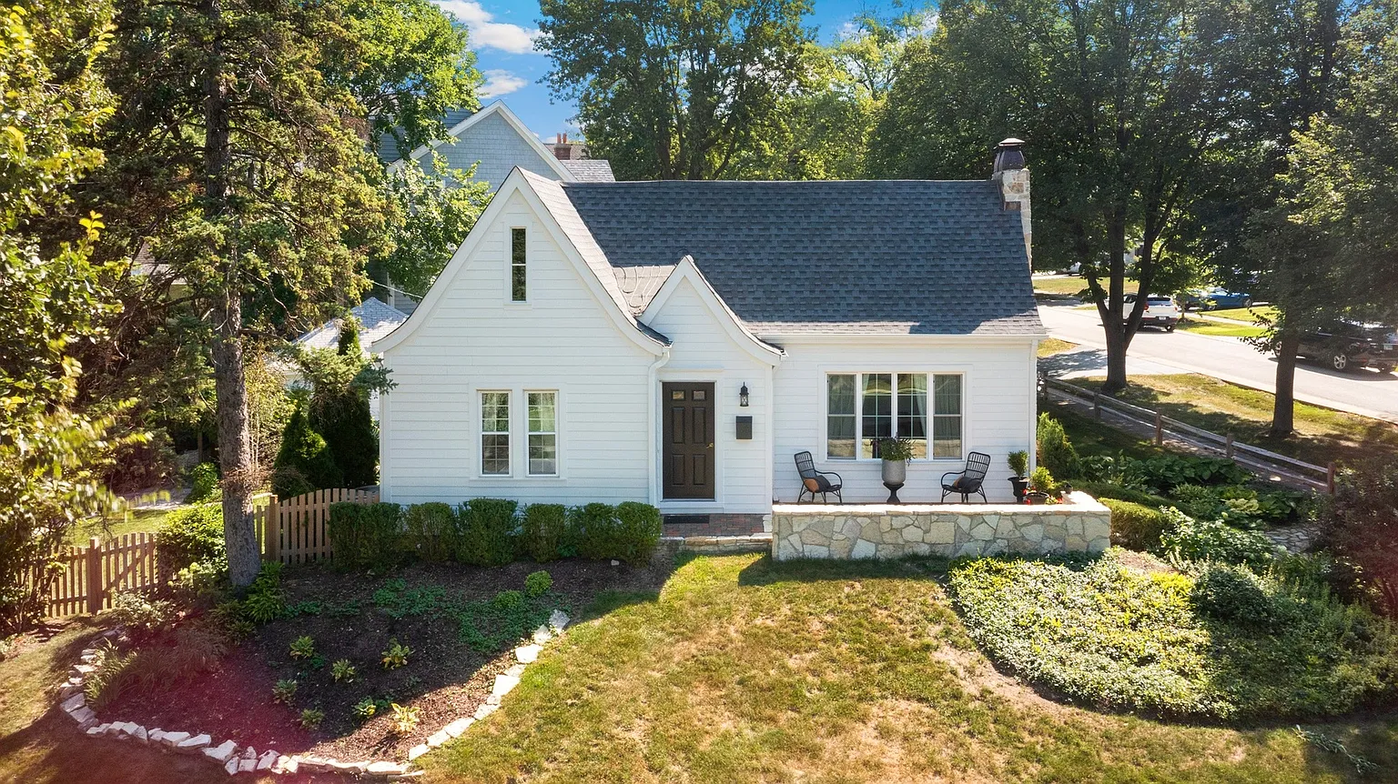 352 Ridge Ave photo 1