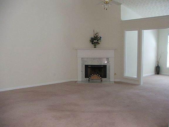 3rd image of 1824 Brittlebank Ln