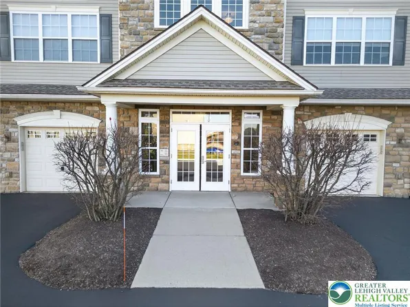 6875 Pioneer Dr, Macungie, PA 18062