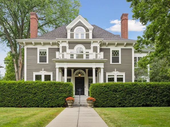 1373 Summit Ave, Saint Paul, MN 55105