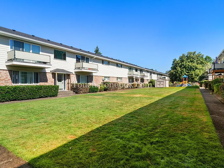 Beaverton Garden Court Apartments — Photo 4