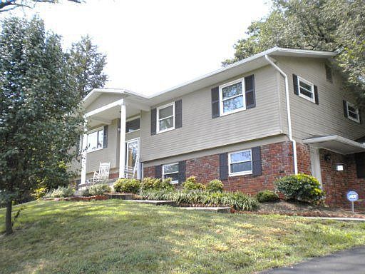 1st image of 408 W Meadecrest Dr