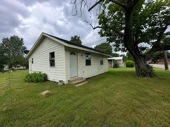 407/405 N Kleas St, Edna, TX 77957