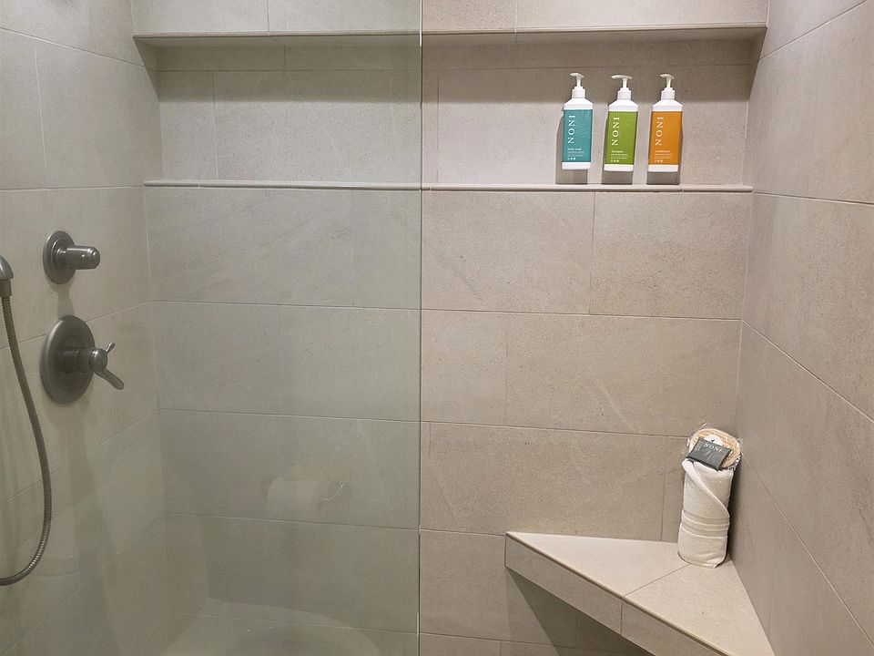 2nd image of 2481 Kaanapali Pkwy #418