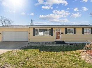 158 32nd St NW, Cedar Rapids, IA 52405