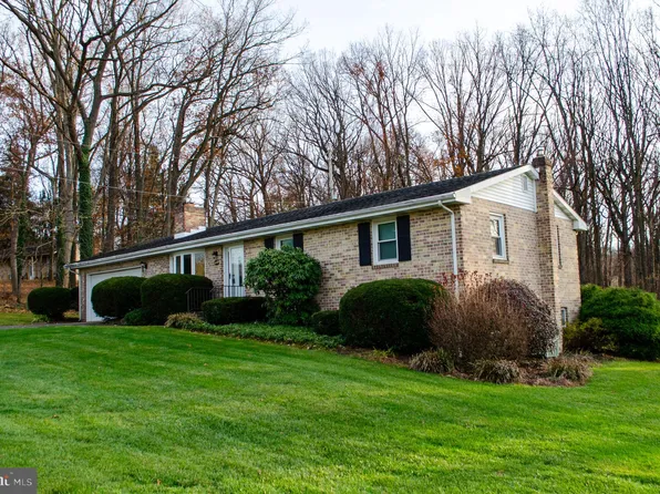 670 Dietz Rd, York, PA 17402