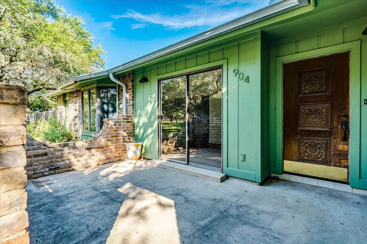4 bed, 2.0 bath, 2132 sqft, $2,800 — Photo 4