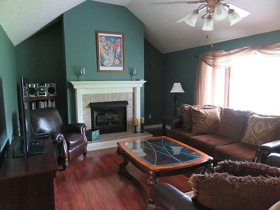 3rd image of 112 Cole Ct