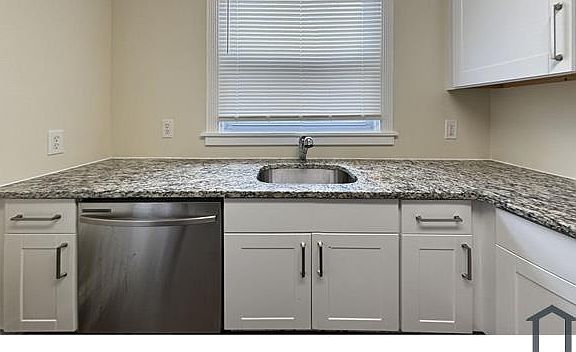 2nd image of 7246 Lamport Rd
