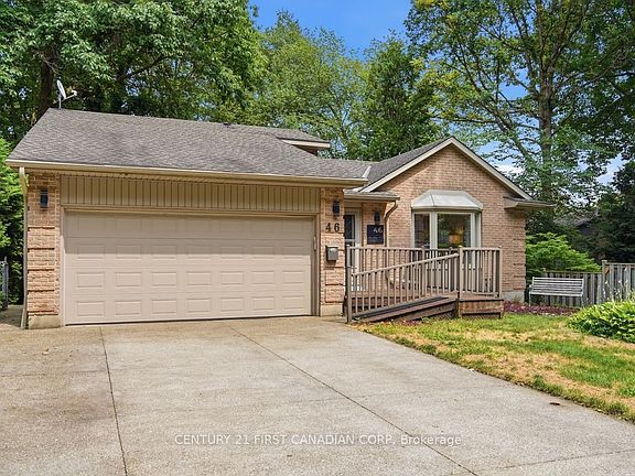 2nd image of 46 Ski Valley Cres