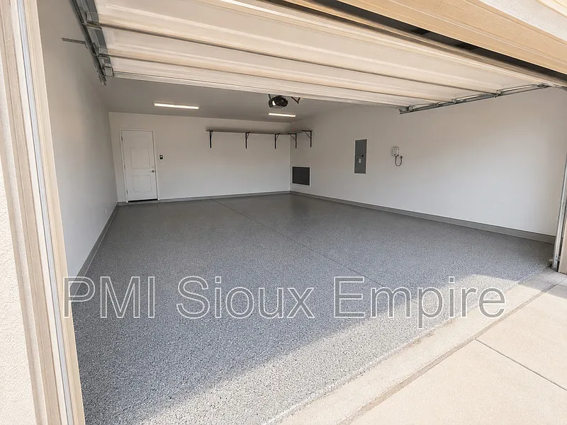 3 bed, 2.0 bath, 1250 sqft, $1,850 — Photo 4