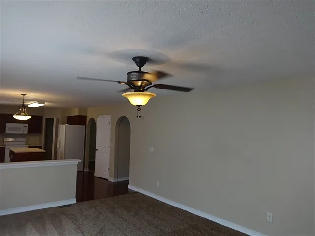 838 Avalon Dr — Photo 5
