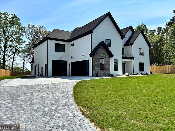 2nd image of 4077 Ridge Rd
