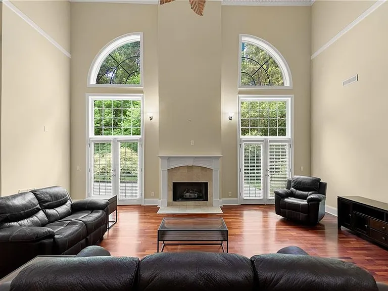 680 W Paces Ferry Rd NW — Photo 5