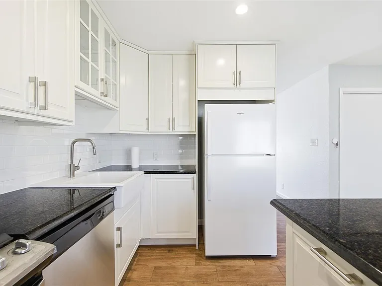 1704 Cherry Orchard Dr — Photo 10