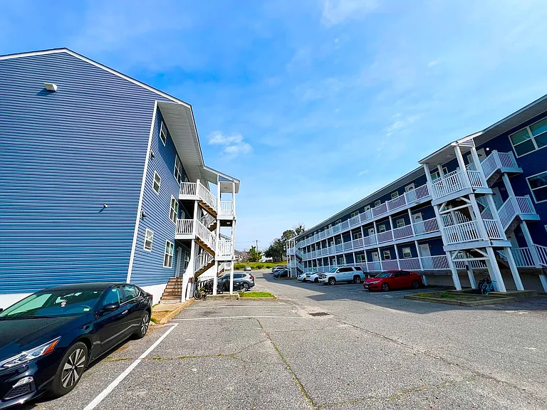 Pelican Dock Apartments — Photo 48