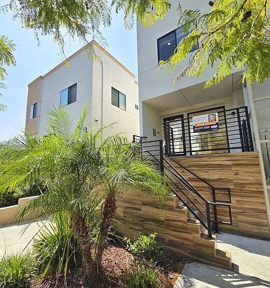2651 S Hobart Blvd #6 — Photo 16