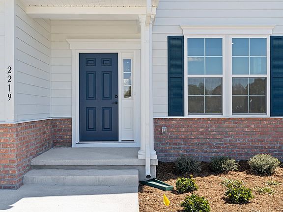 1-HHHunt Homes Franklin Exterior Entrance