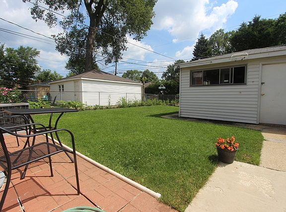 3rd image of 8717 Crawford Ave