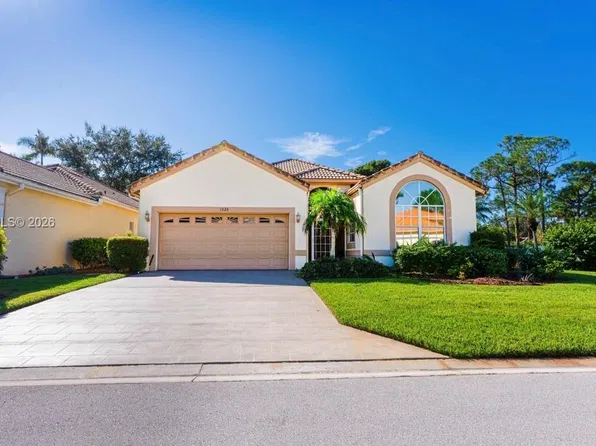 1528 SE Holyrood Ln, Port Saint Lucie, FL 34952
