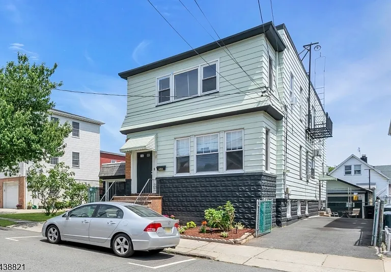 206 Highland Ave #1 — Photo 2