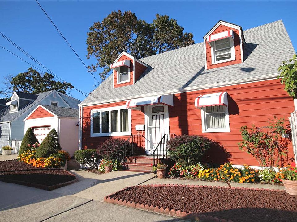 1st image of 35 Maplewood Pl