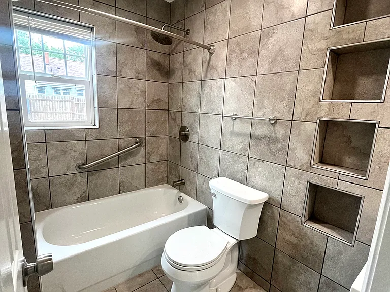 1647 Brown St — Photo 4