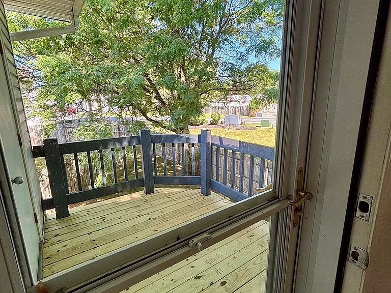 210 Urbandale Pkwy #210 — Photo 28