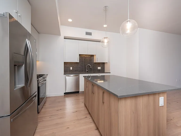 1212 Demonbreun St #1710 — Photo 13