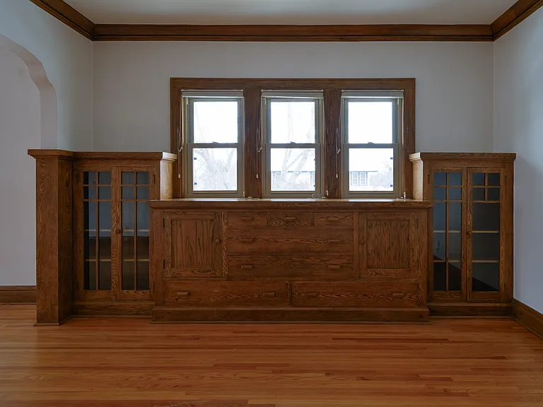 1303 Vincent Ave N — Photo 8