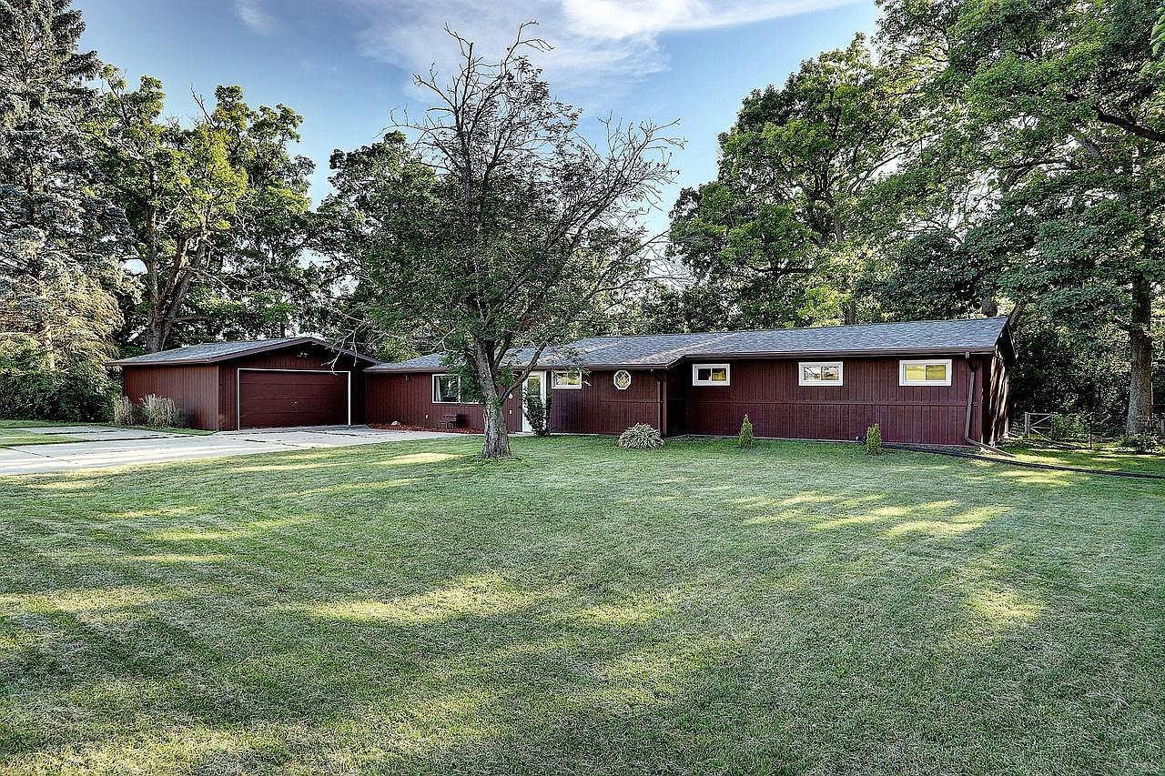 トップス #HOUSESET E50 E953 N6539 Peck Station ROAD, Elkhorn, WI 53121 | Zillow