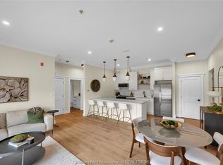 364 Grand Ave E #401, Chatham Kent, ON N7L 1W6