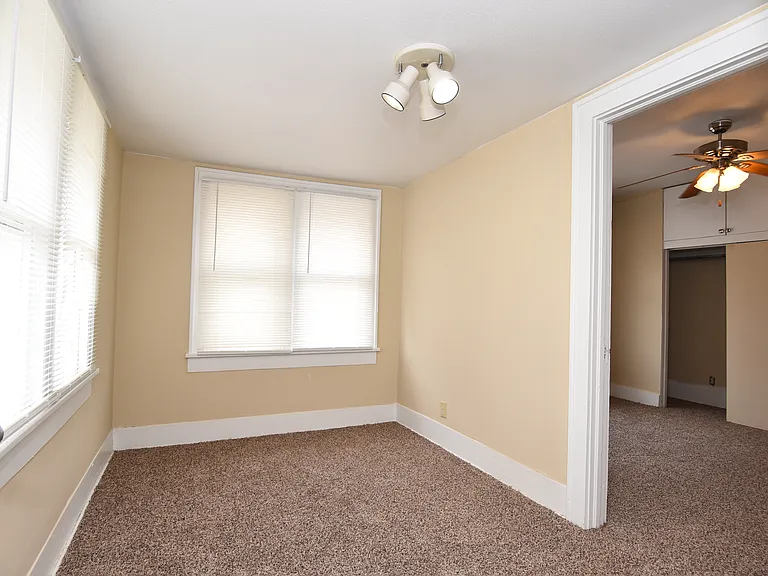 302 E Aquarium Pl — Photo 16