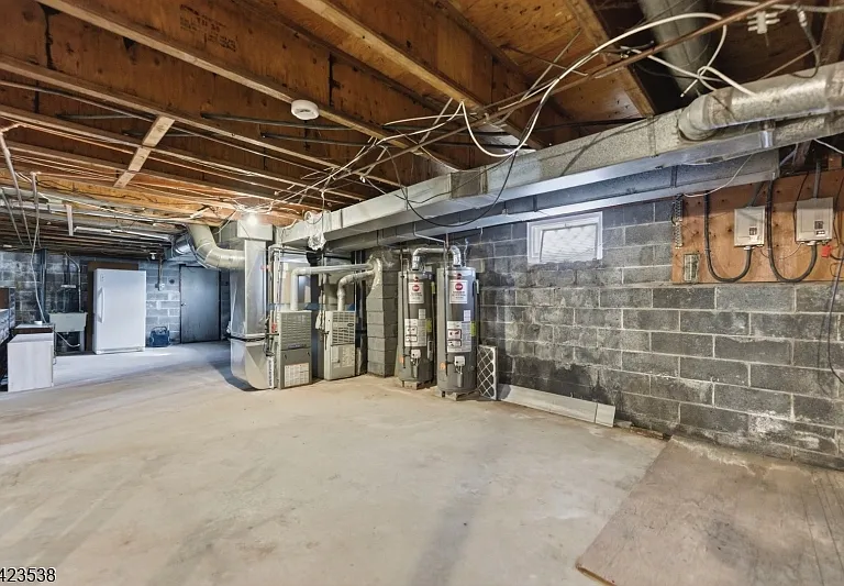 23 Renaissance Dr #2 — Photo 14