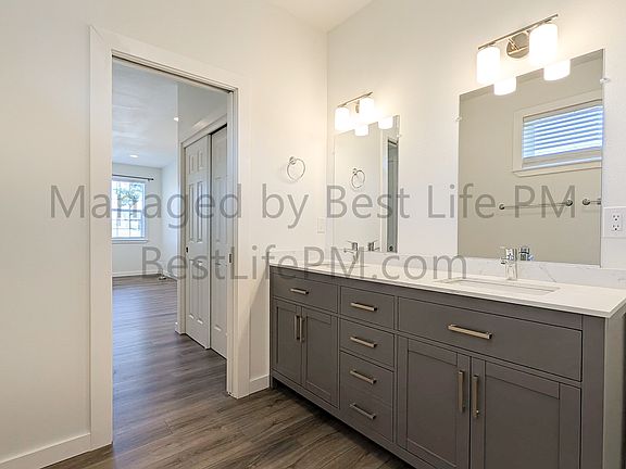 4th image of 21812 SE Ankeny St