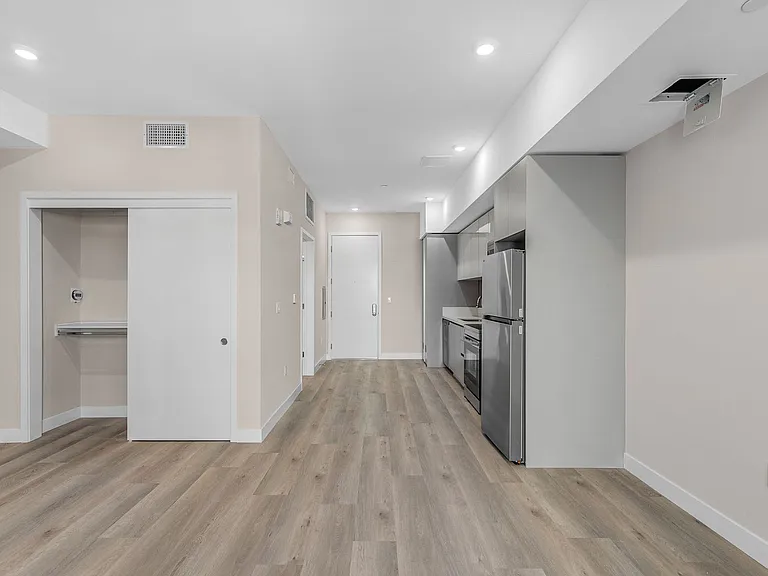 825 Coronado-Building — Photo 23