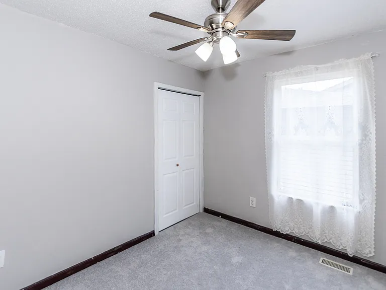 91 Elk Run Dr — Photo 17