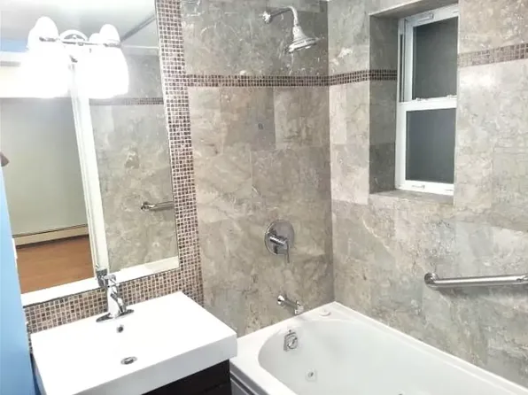 42-07 25th Avenue image 7 of 10