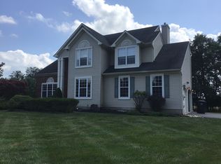 6 Canterbury Way, Farmingdale, NJ 07727
